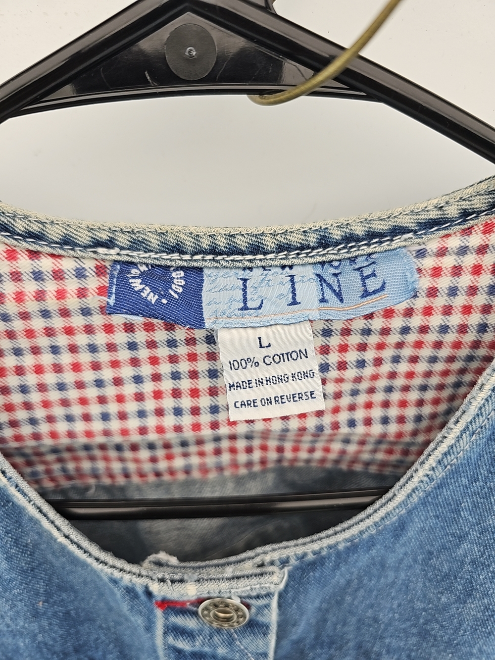 Vintage-Inspired Sleeveless Jean Jacket - Light Blue Denim - Picture 4 of 7